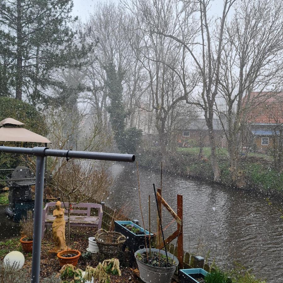 Am Kanal Neuhaus an der Oste Екстериор снимка