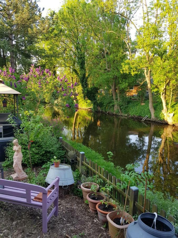Am Kanal Neuhaus an der Oste Екстериор снимка